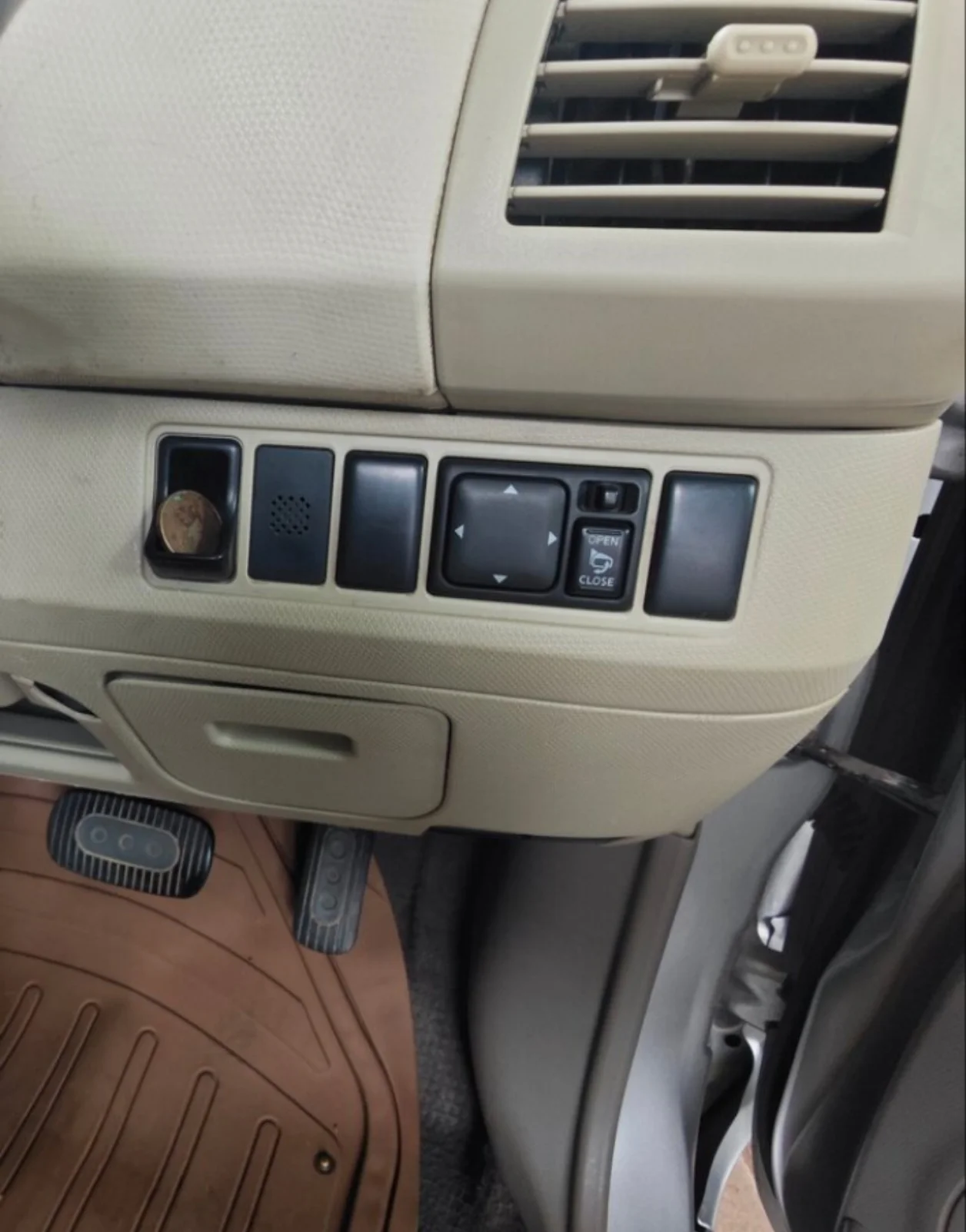 Nissan March 1.2 AT 2005 г.в. - миниатюра 12