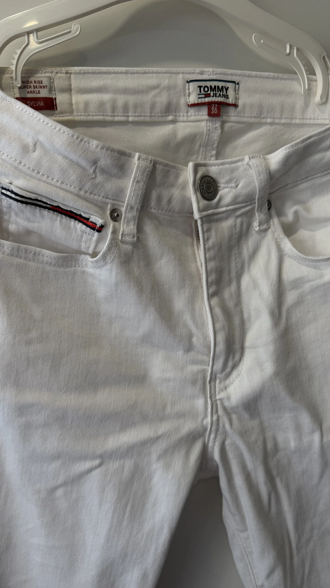Джинсы белые женские Tommy Jeans - миниатюра 2