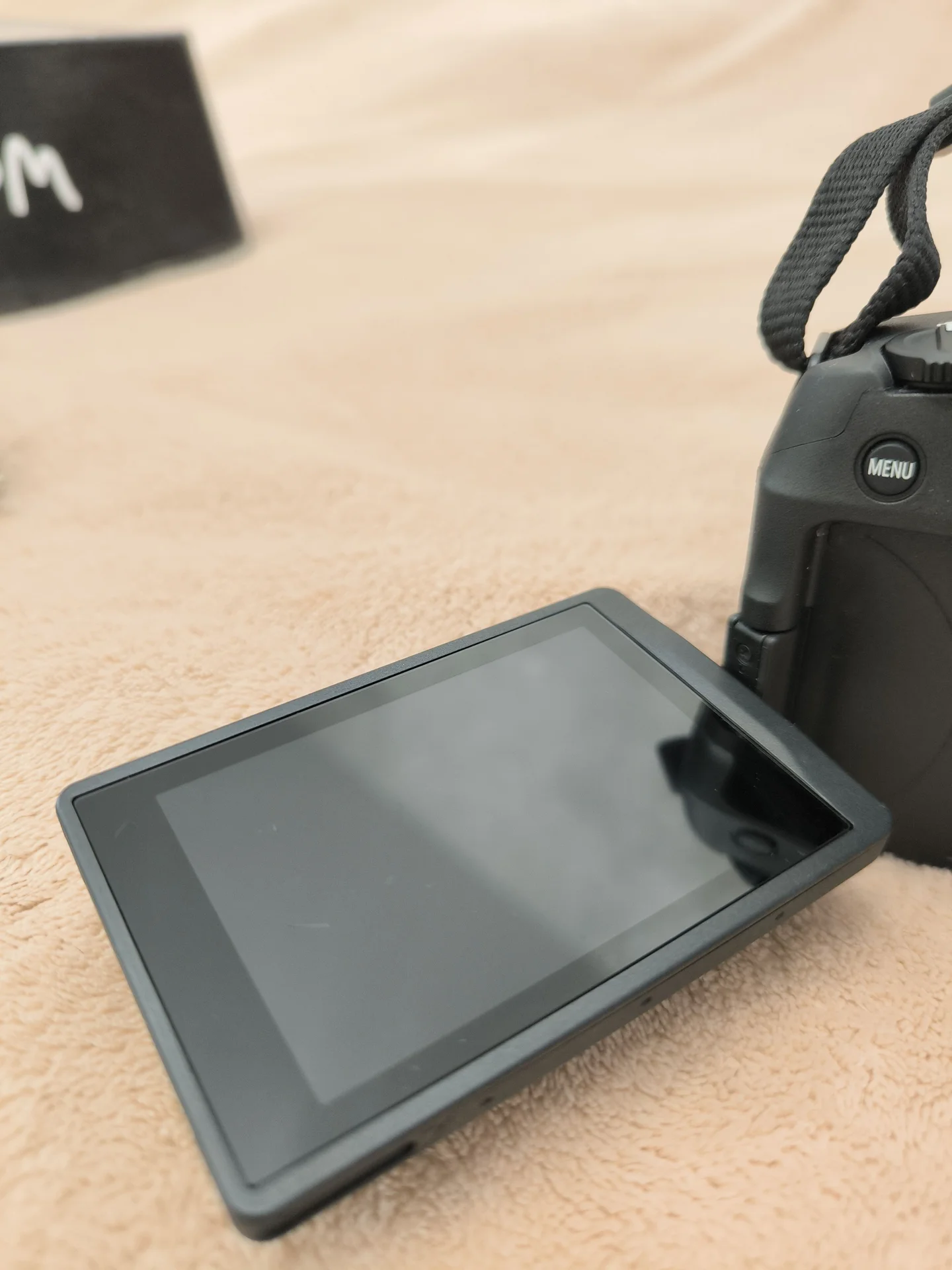 Фотоаппарат Canon EOS r8 - миниатюра 3