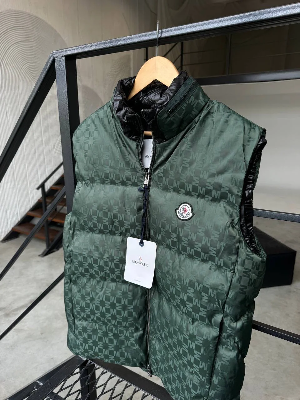 Трендовые премиум жилетки moncler - изображение 1