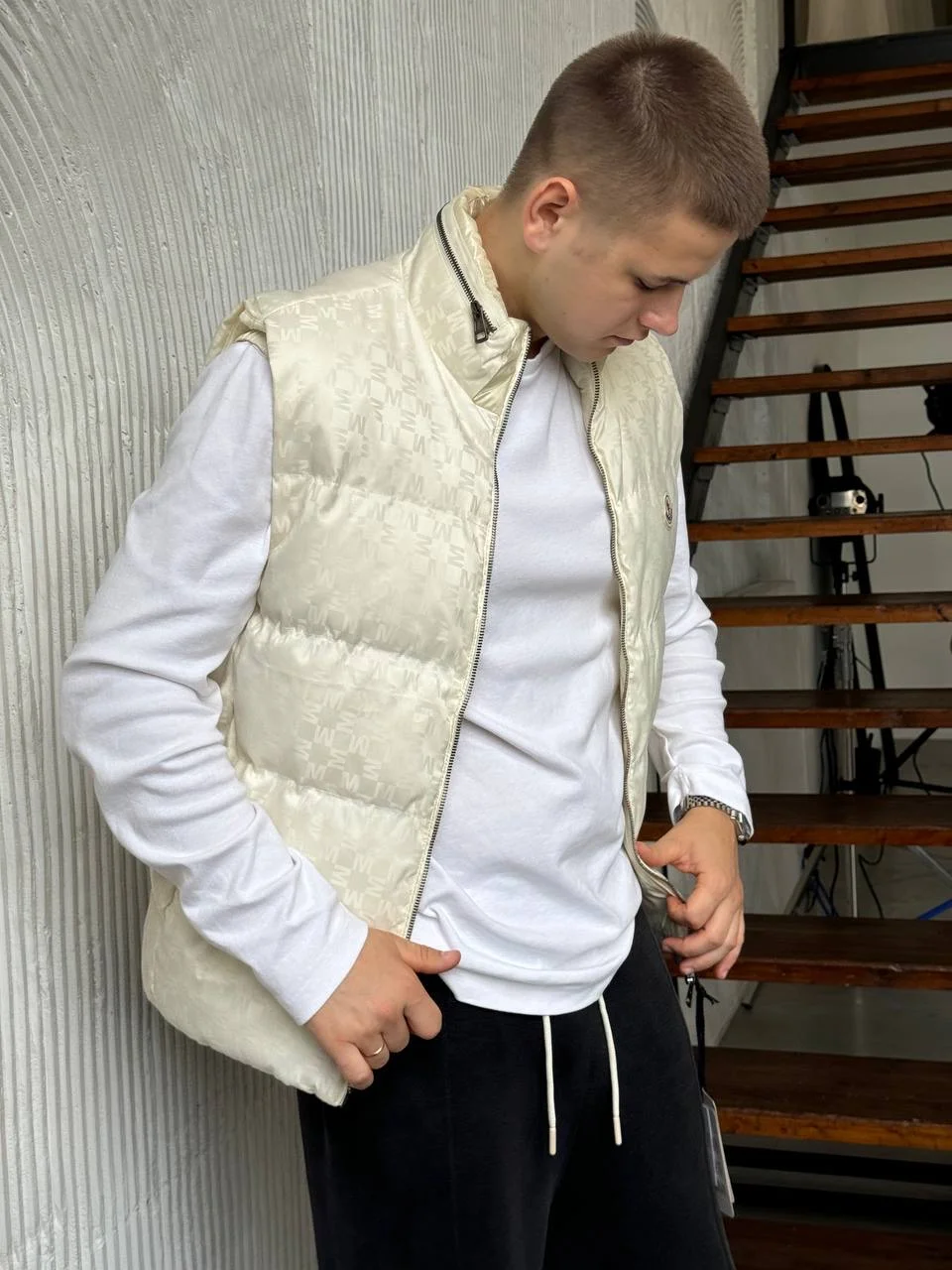 Трендовые премиум жилетки moncler - миниатюра 3