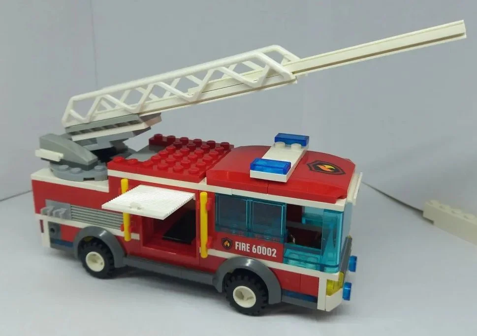 Lego city 60002 Пожарная машина - миниатюра 2