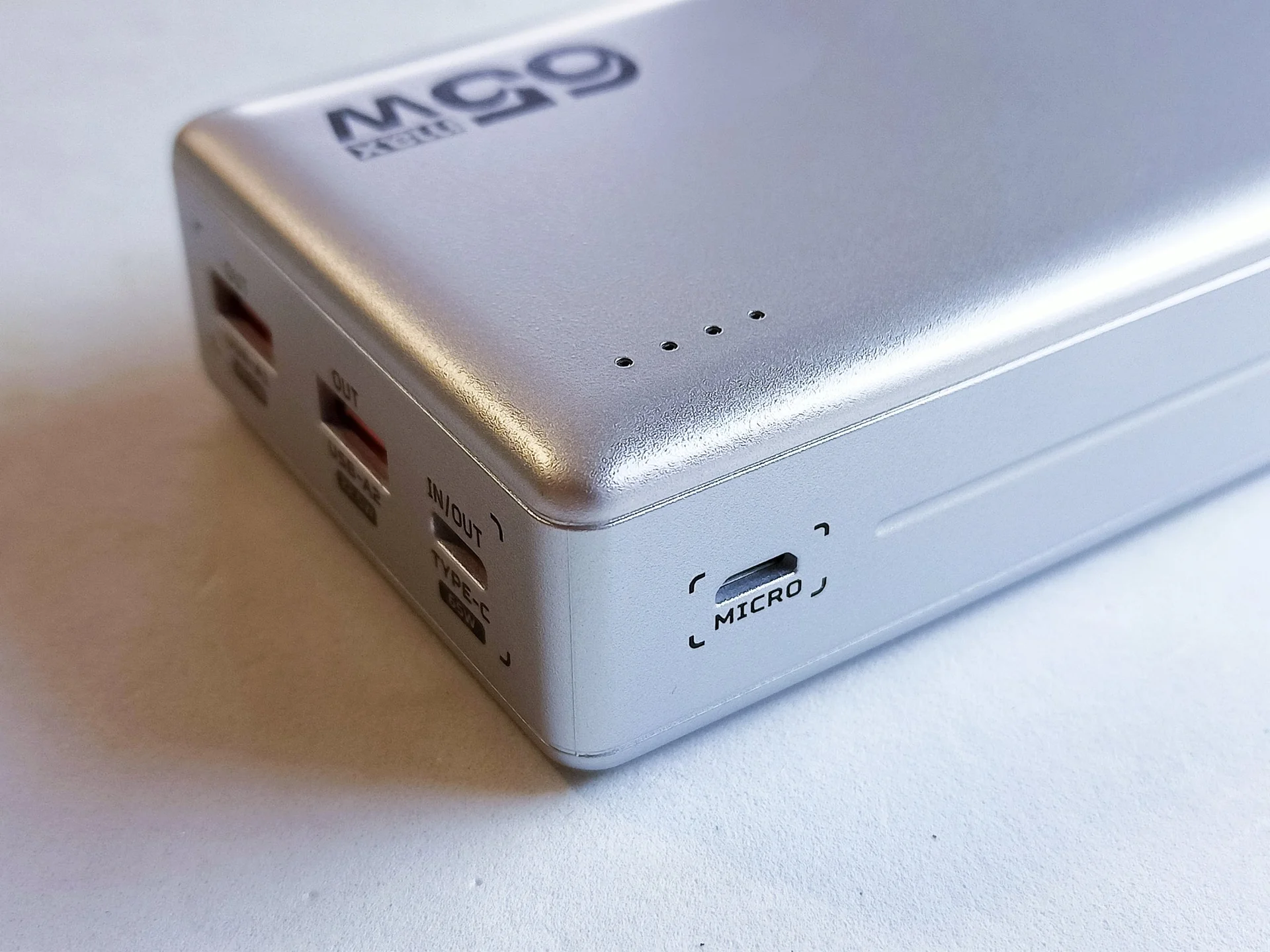 Мощный пауэрбанк MoveSpeed E20 65Вт Power Bank 20000mAh USB Type-C PD 5В (3А), 20В (3,25А) 65W - миниатюра 5