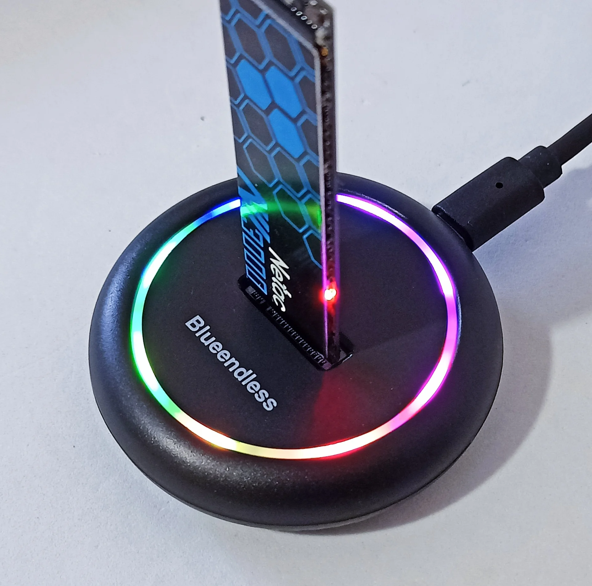 Адаптер док-станция NVMe SATA SSD M.2 USB Type-C круглая - миниатюра 3