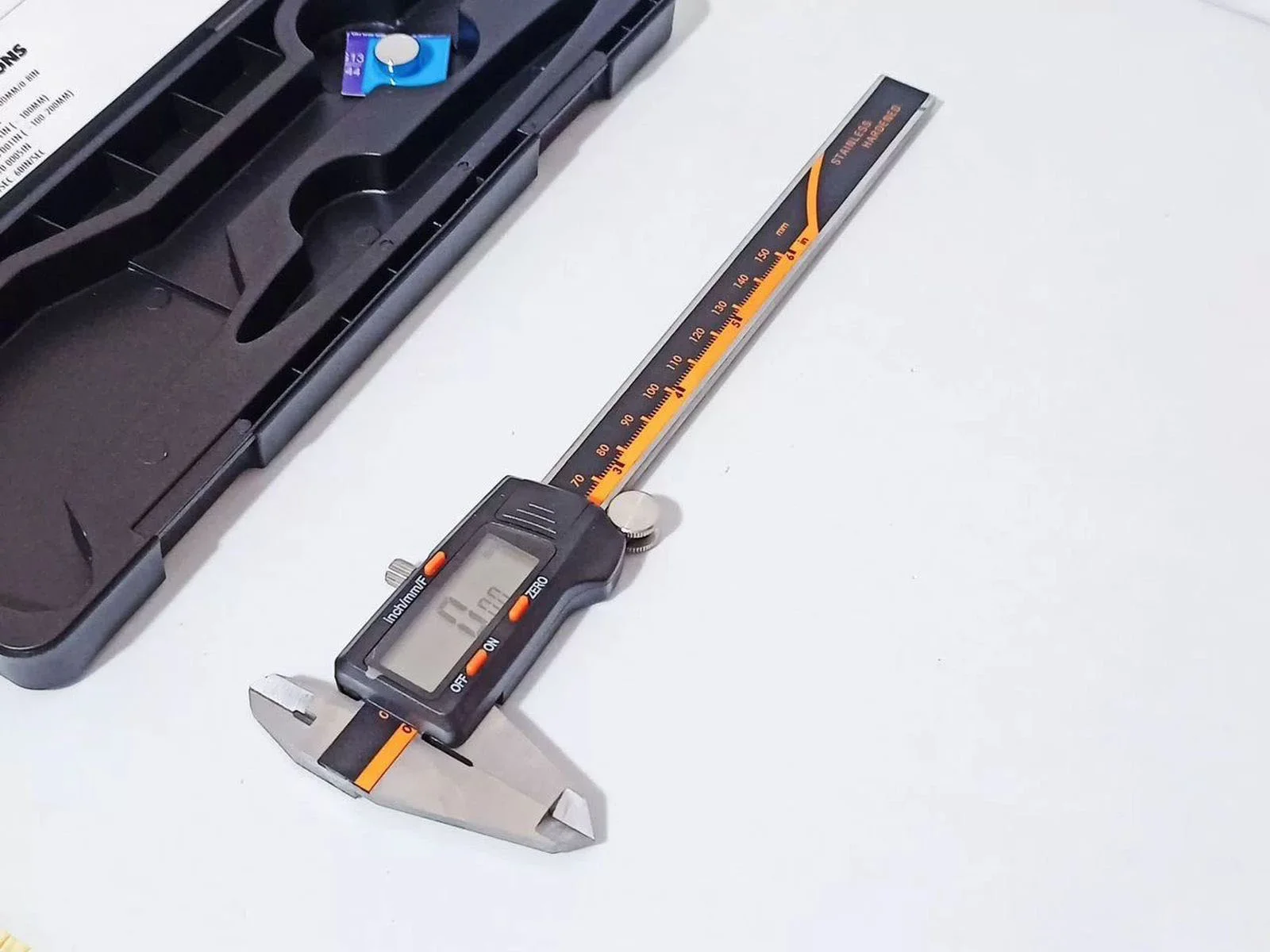 Штангенциркуль электронный цифровой микрометр сталь колумбик до 150мм в пластиковом кейсе Новый - изображение 1