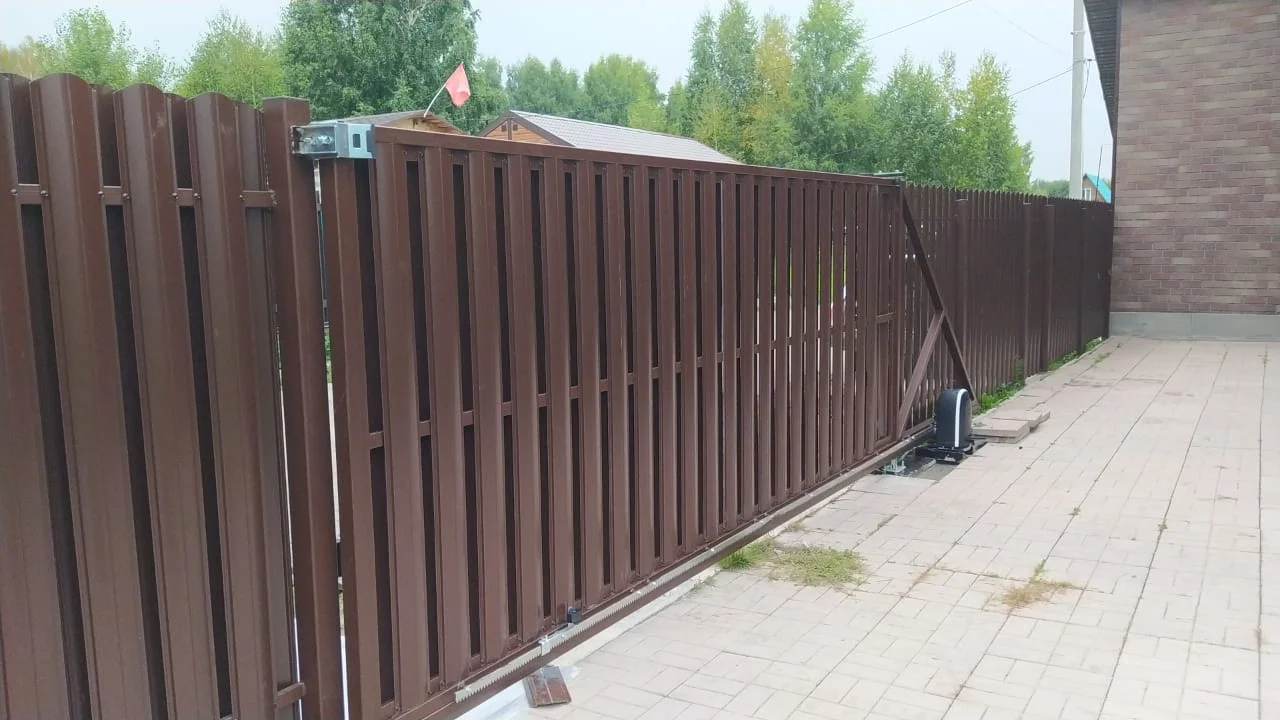 Забор из евроштакетника под ключ. - миниатюра 3