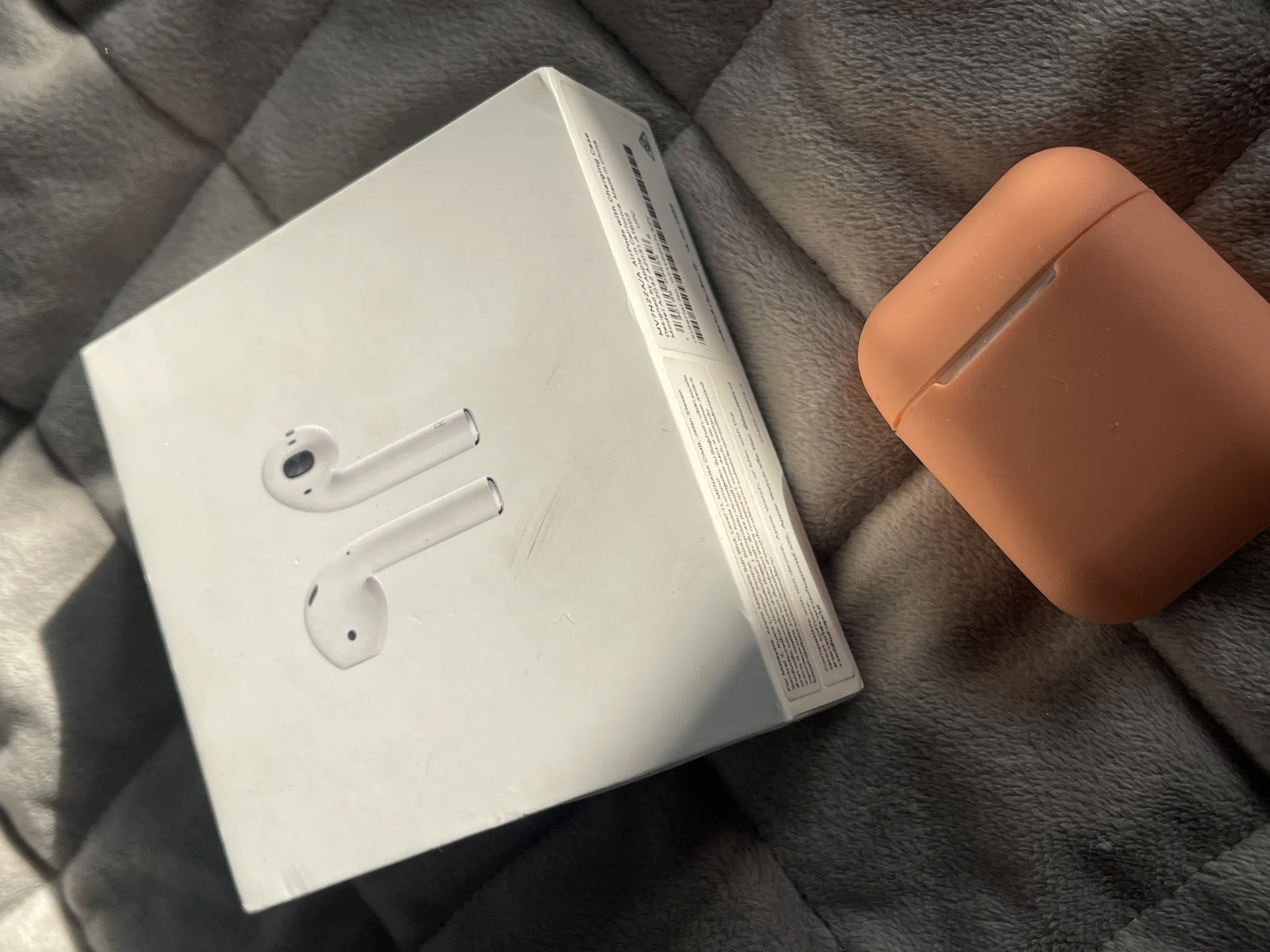 Наушники airpods 2 оригинал бу - миниатюра 3