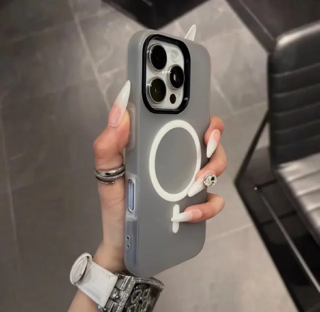Чехол на iPhone 15 Pro Max с MagSafe, матовый, противоударный - миниатюра 2