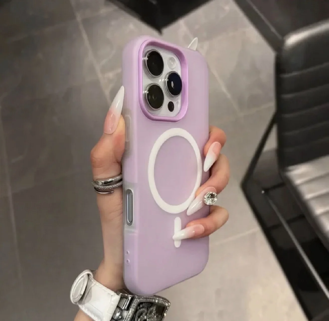 Чехол на iPhone 15 Pro Max с MagSafe, матовый, противоударный - миниатюра 3