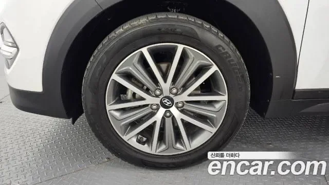 Hyundai Tucson Diesel 1.7 2WD под 🔑. По договору - миниатюра 9