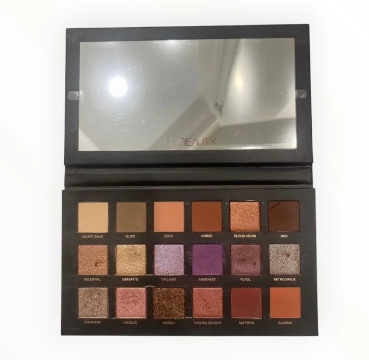 Палетка теней Huda Beauty Desert Dusk - миниатюра 2