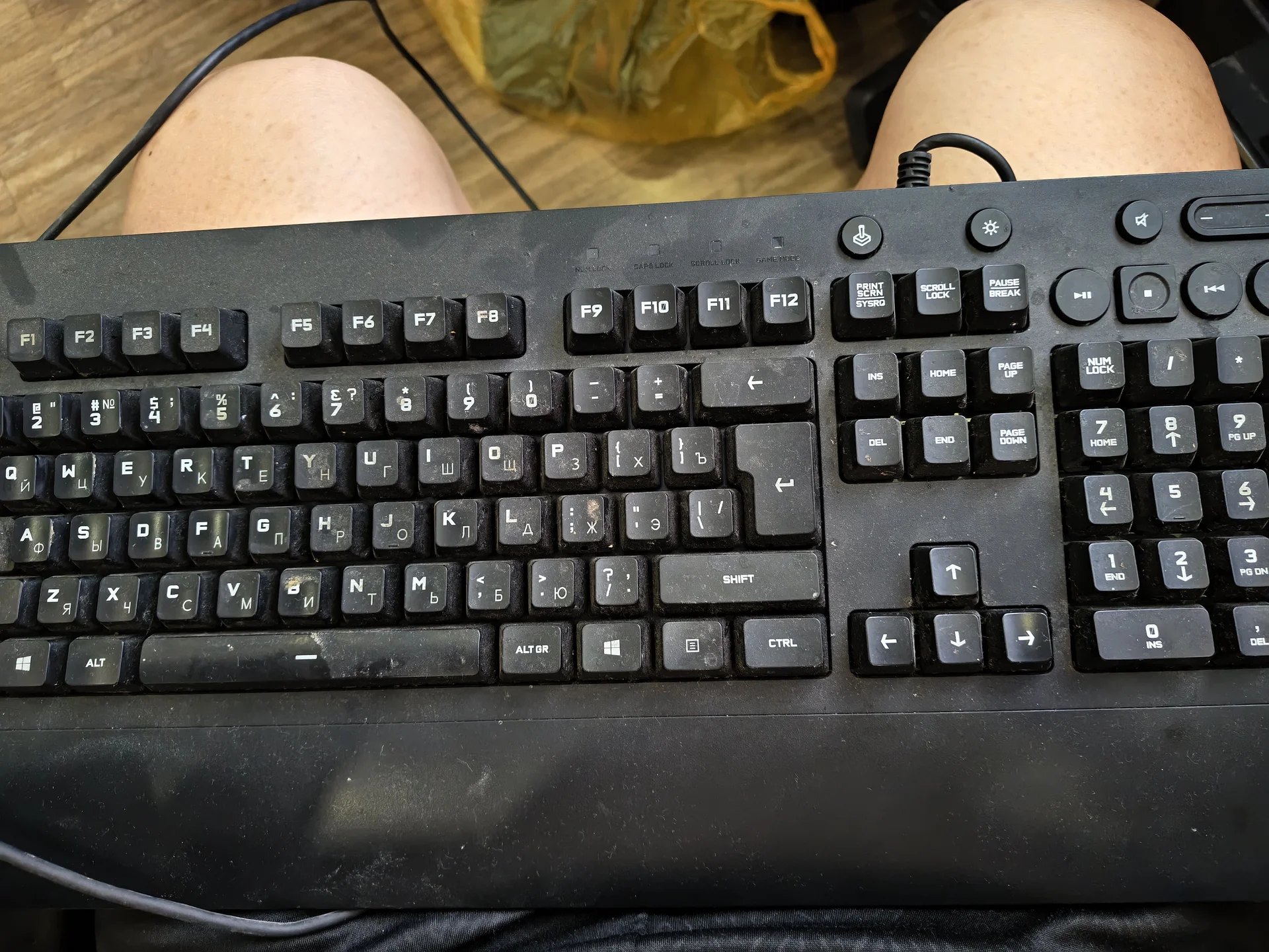 Клавиатура Logitech g 213 - изображение 1