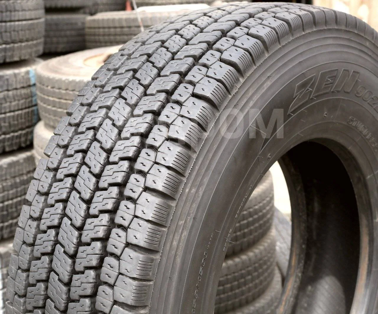 12R22.5 (315/80R22.5) Yokohama ZEN 902 - миниатюра 5
