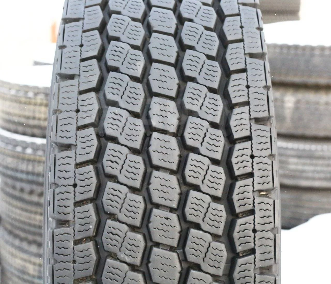 295/80R22.5 TOYO M966 - миниатюра 2