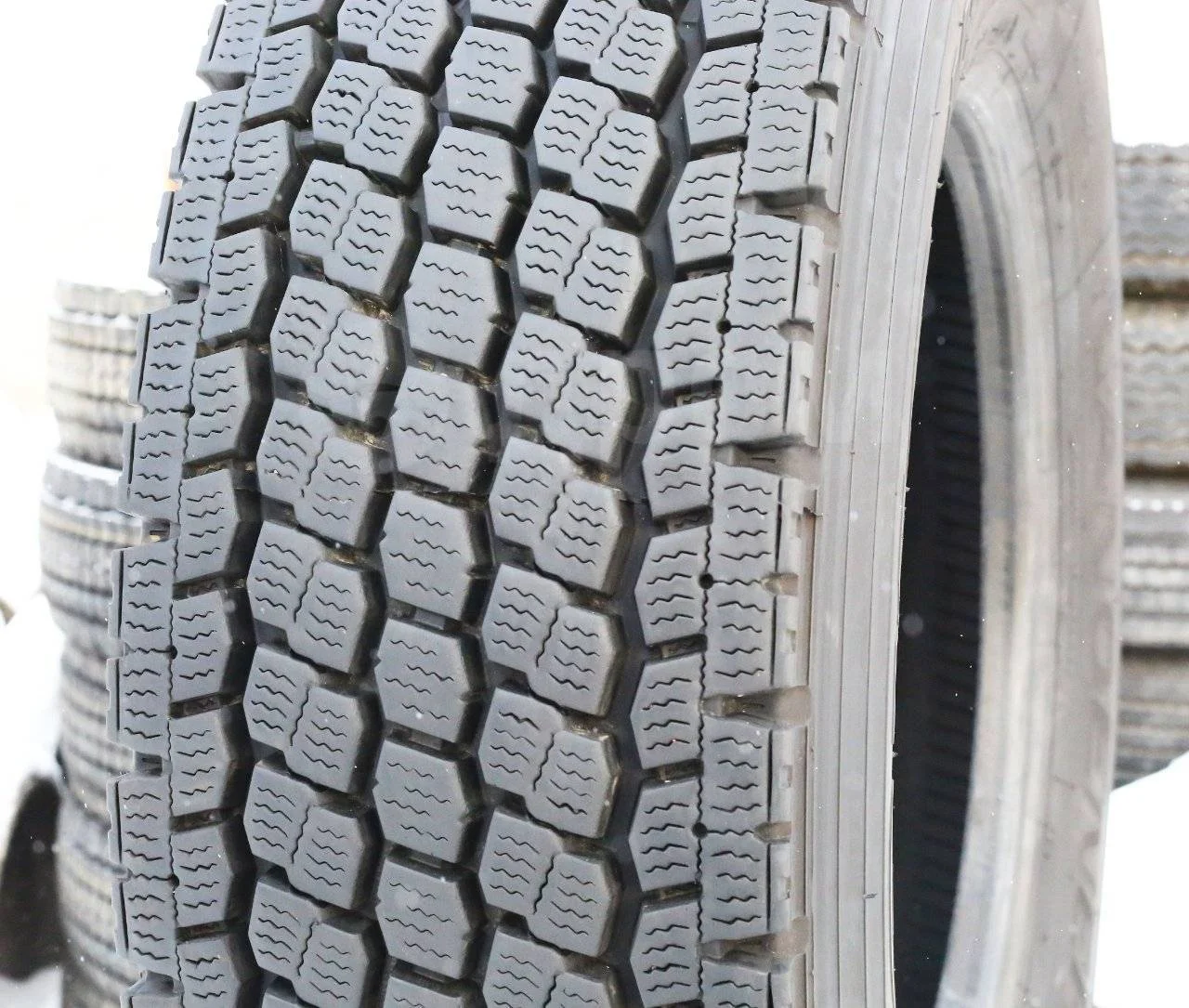 295/80R22.5 TOYO M966 - миниатюра 5