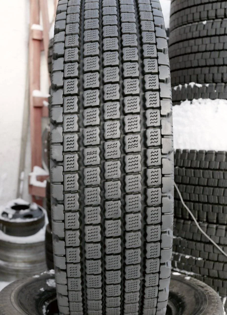 295/80R22.5 Bridgestone W910 - изображение 1