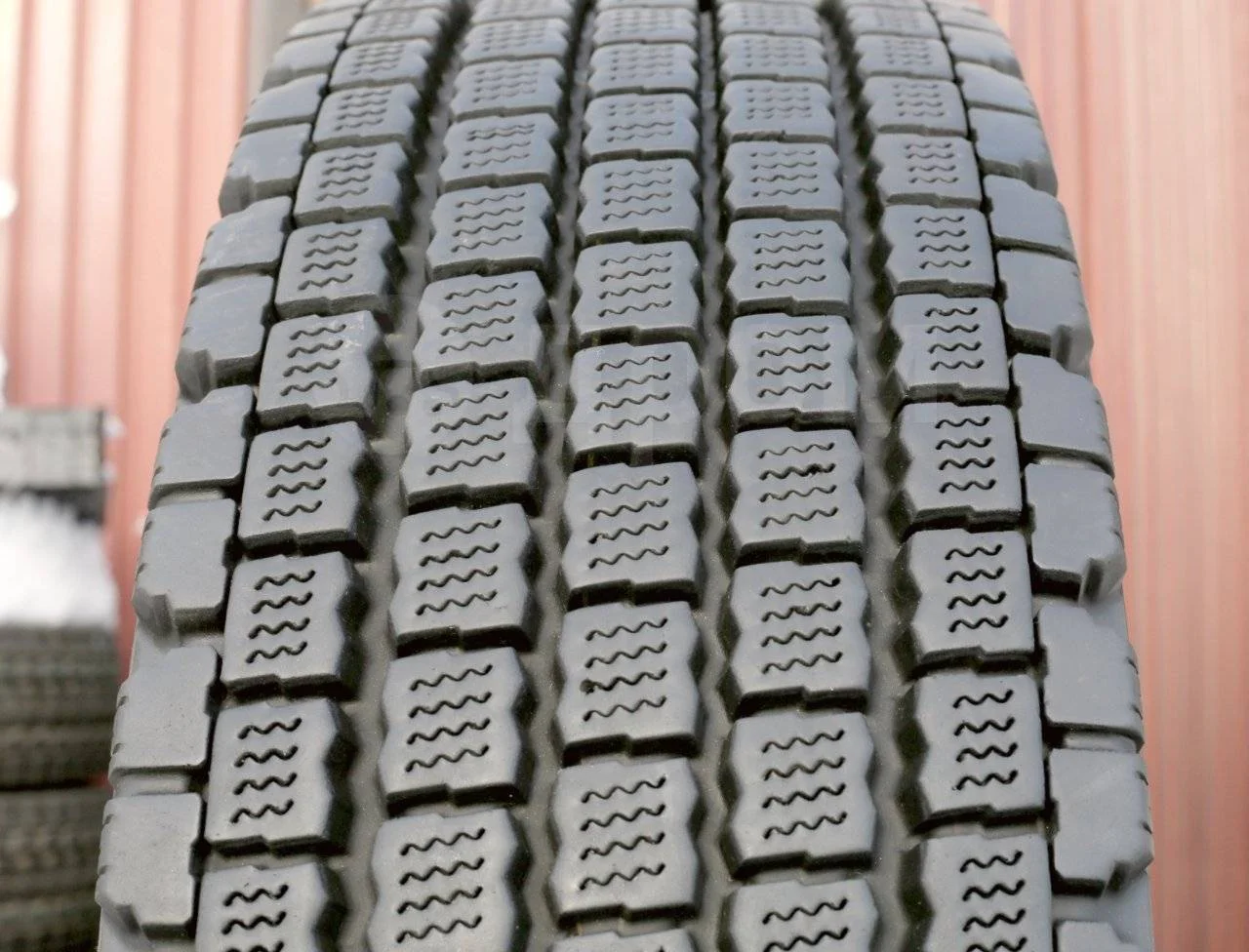 295/80R22.5 Bridgestone W910 - миниатюра 4