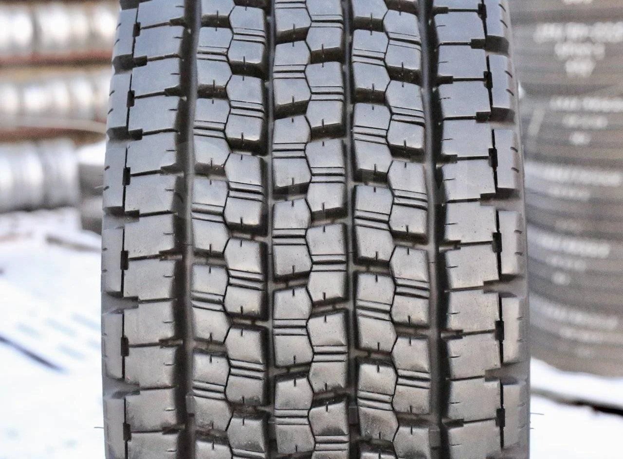 295/80R22.5 Bridgestone W999 - миниатюра 4