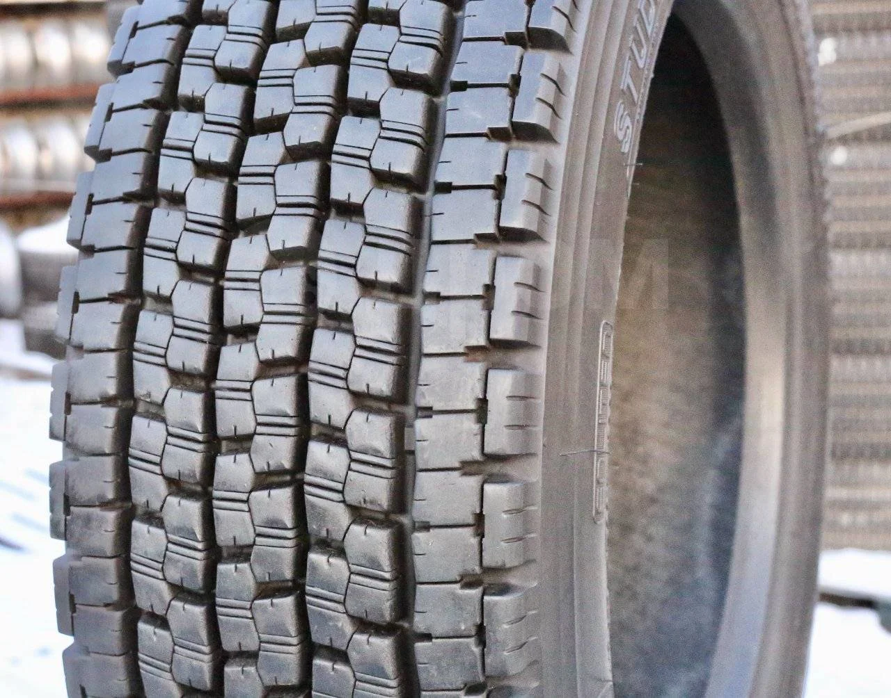 295/80R22.5 Bridgestone W999 - миниатюра 6