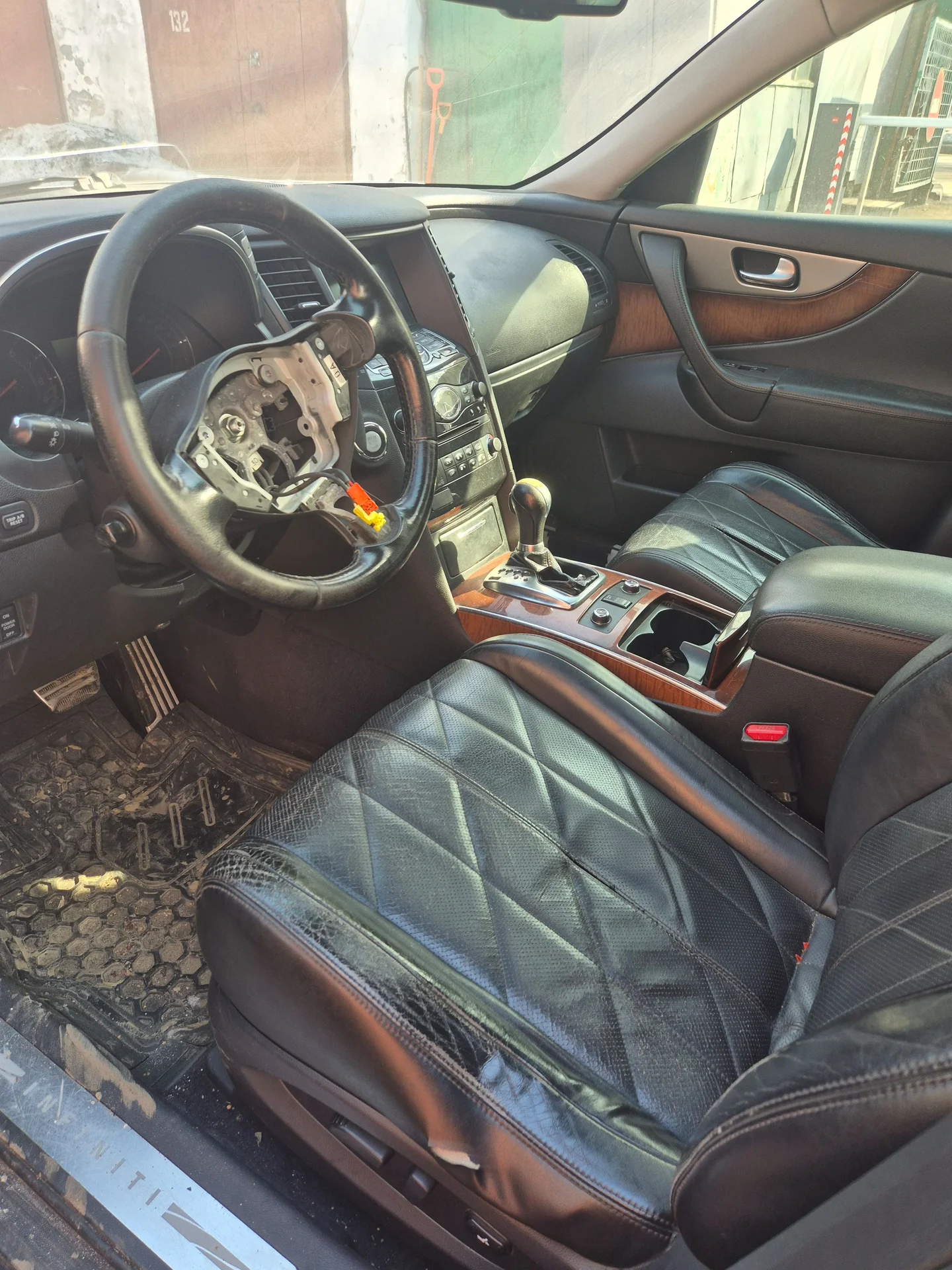Infiniti Fx37 Qx70 в разборе - миниатюра 4