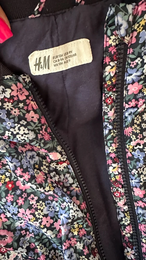 Легкая куртка H&M 134 размер - миниатюра 2