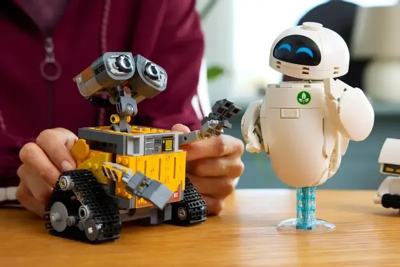 Lego Disney 43279 Валли и Ева - миниатюра 2
