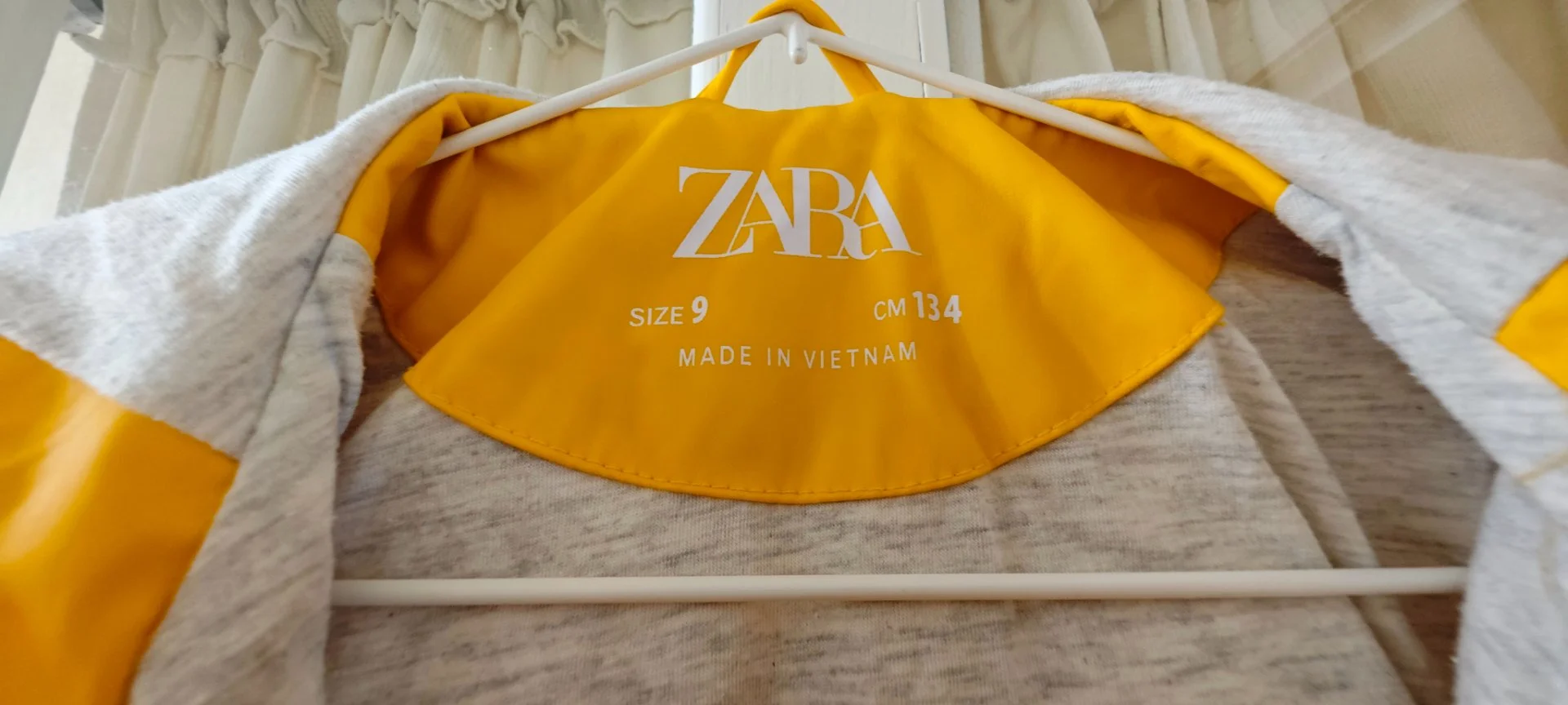 Дождевик Zara 134 - миниатюра 2