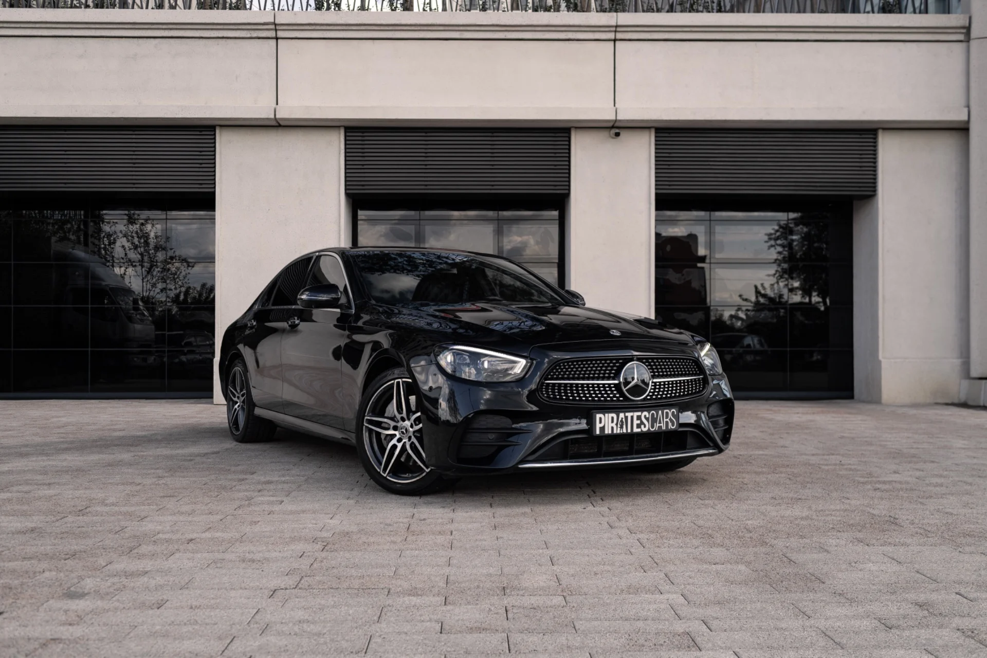 Аренда Mercedes E-Class без водителя - изображение 1