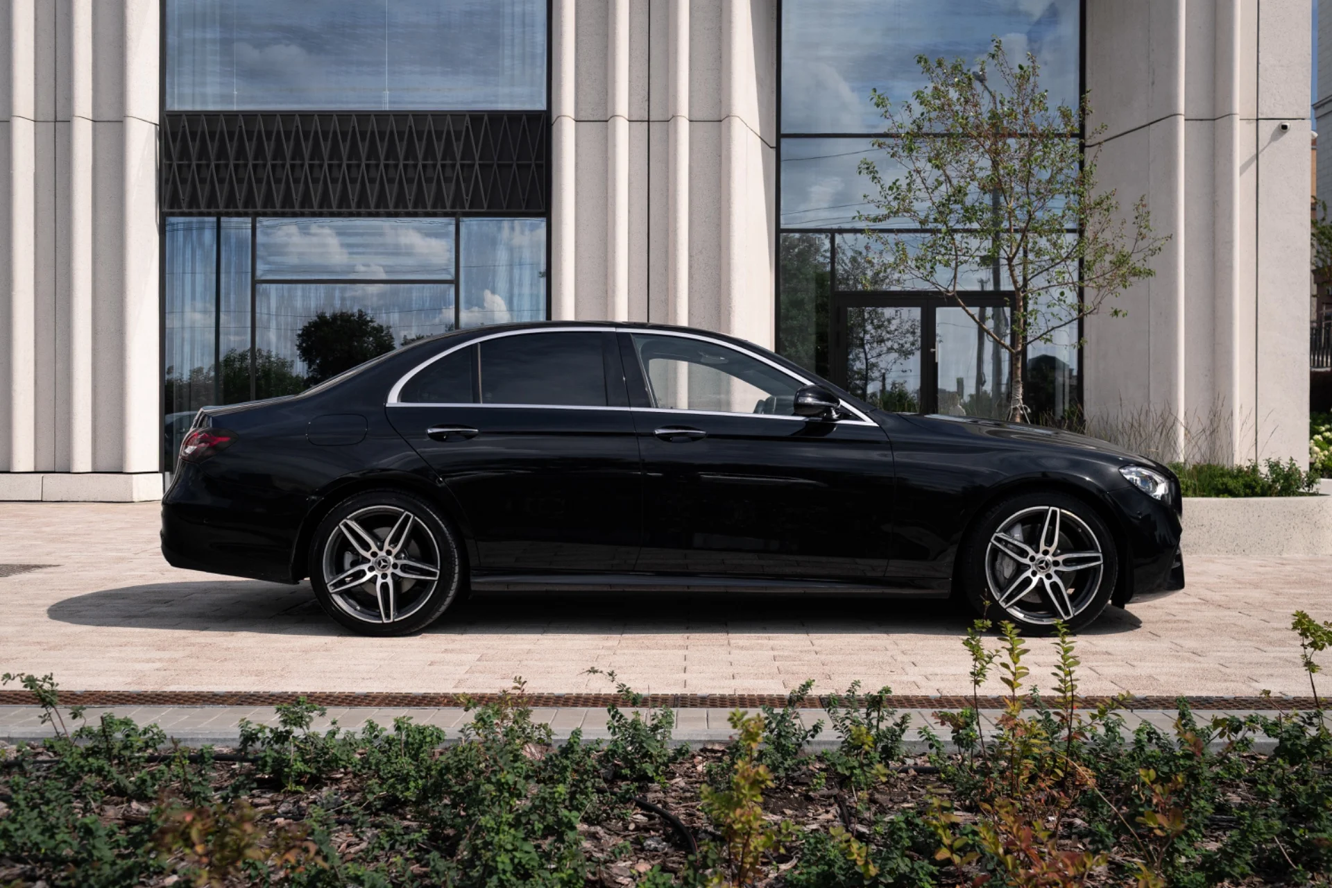 Аренда Mercedes E-Class без водителя - миниатюра 3