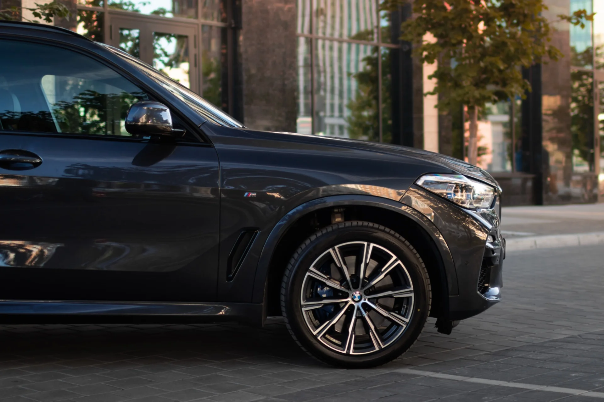 Аренда авто без водителя - BMW X5 премиум - миниатюра 2