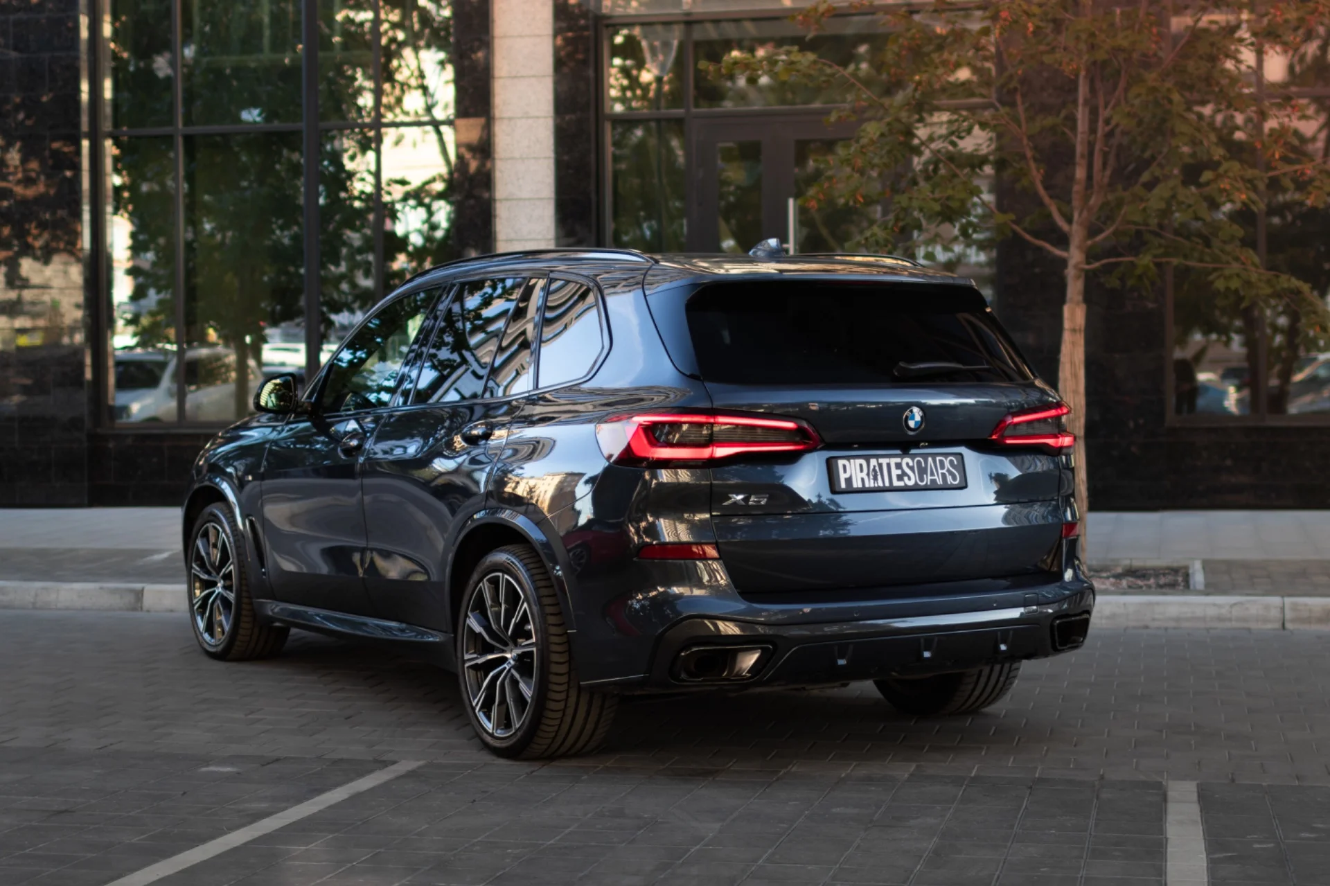 Аренда авто без водителя - BMW X5 премиум - миниатюра 4