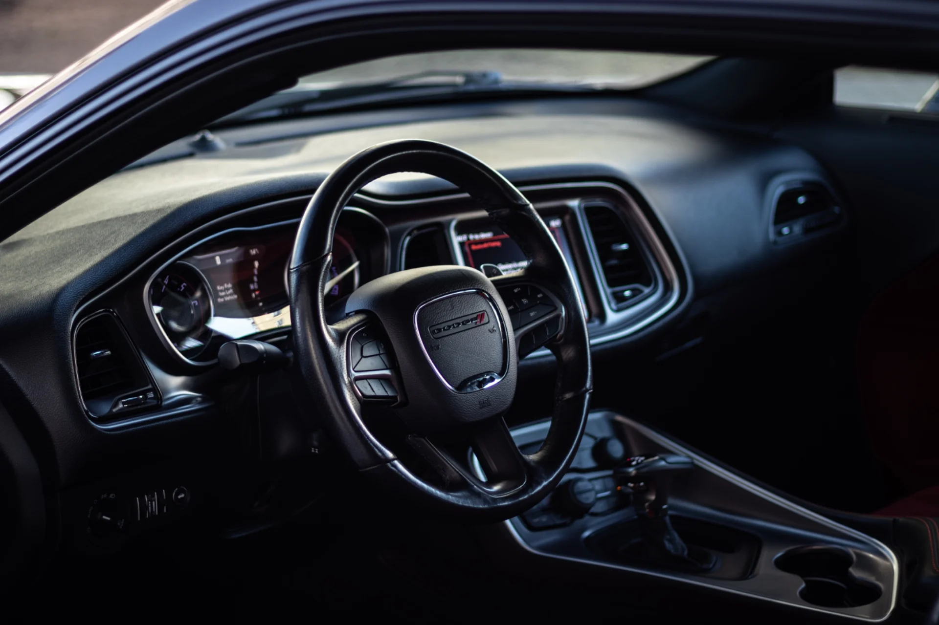 Аренда Dodge Challenger без водителя - миниатюра 7