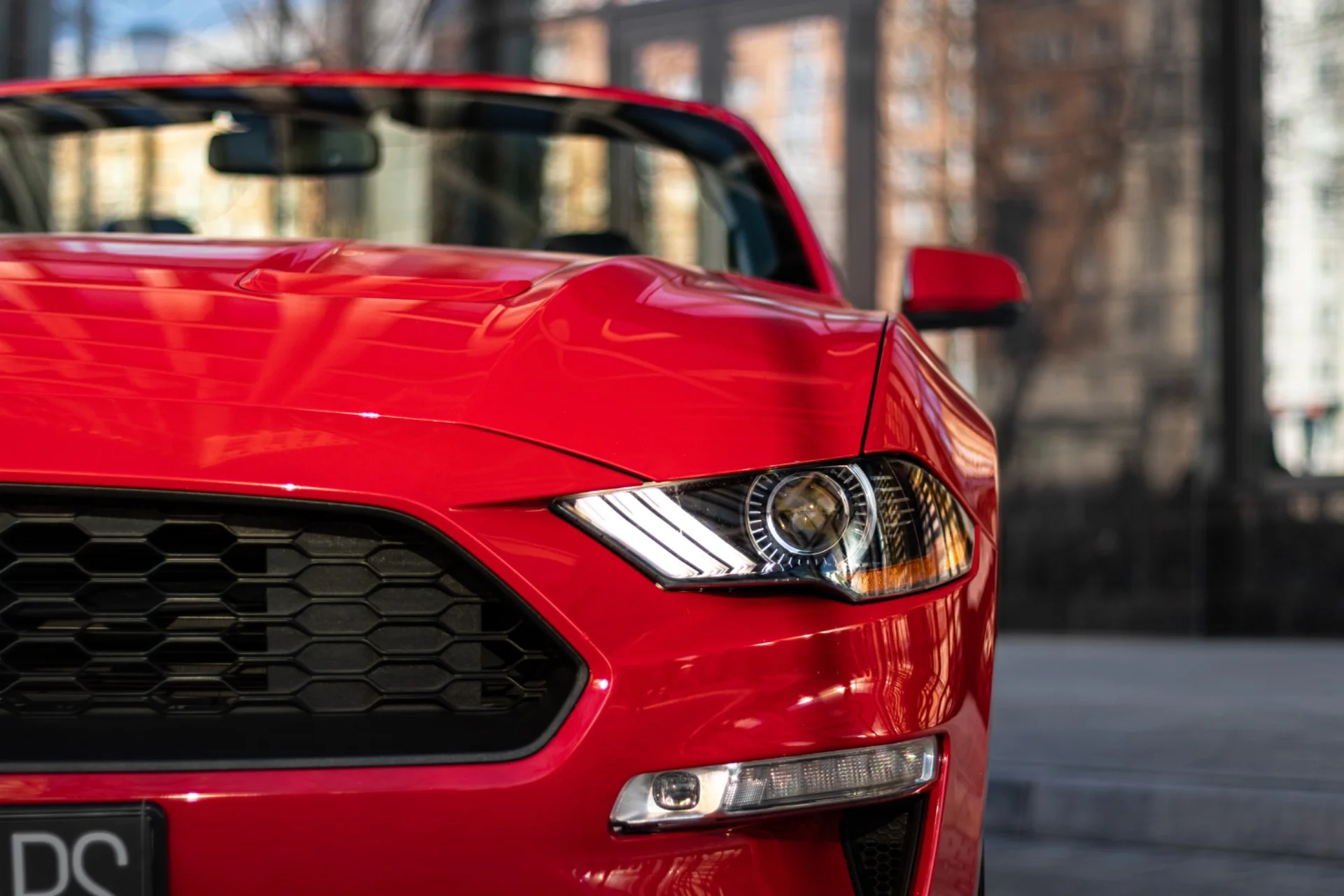 Аренда Ford Mustang Cabrio без водителя - миниатюра 3
