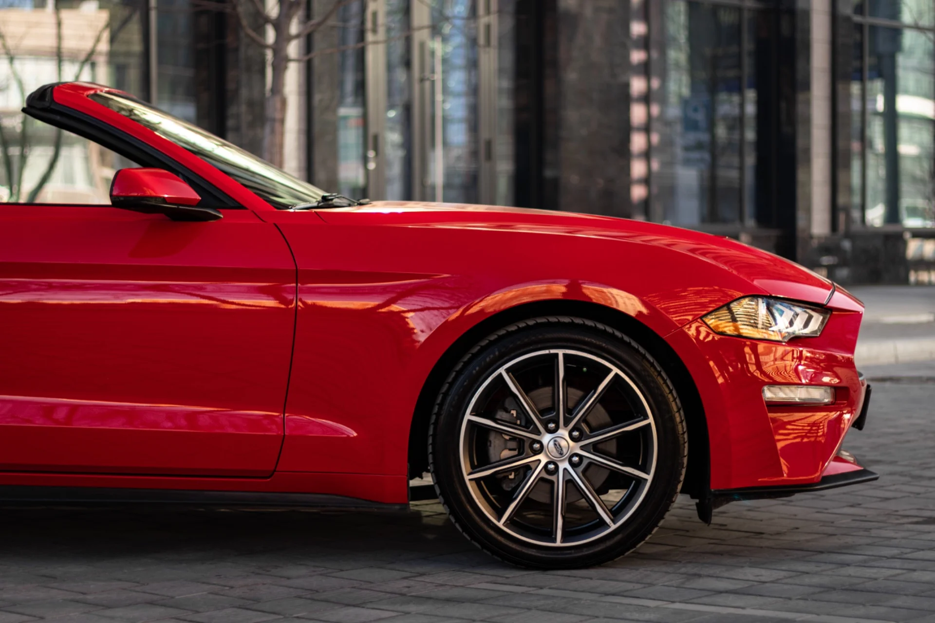 Аренда Ford Mustang Cabrio без водителя - миниатюра 4