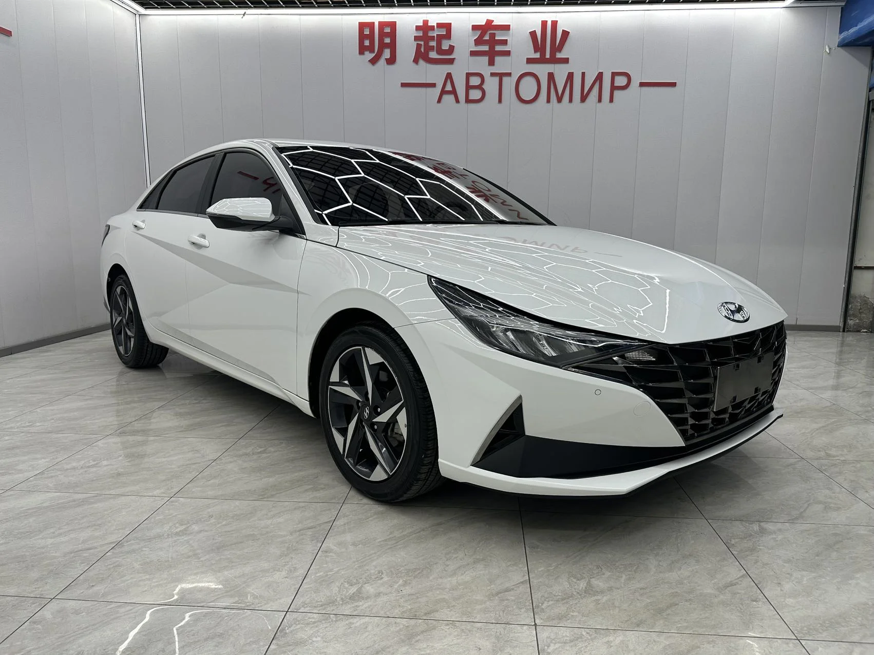 Hyundai Elantra - миниатюра 2
