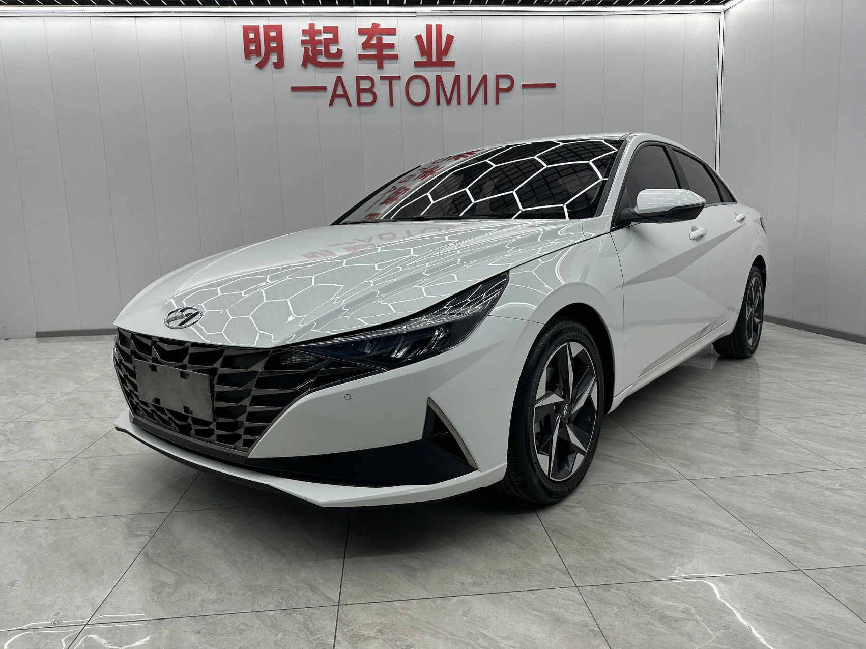 Hyundai Elantra - миниатюра 3