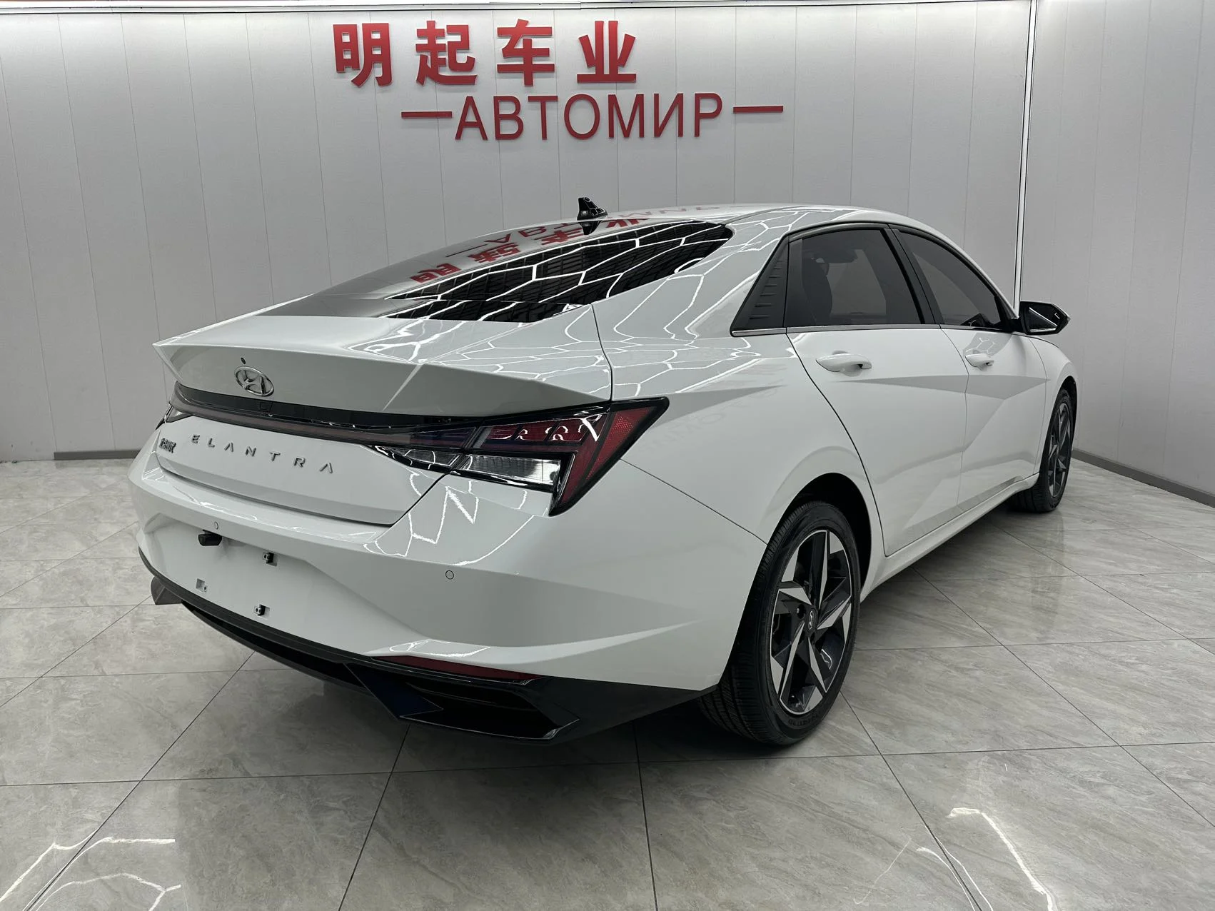 Hyundai Elantra - миниатюра 4