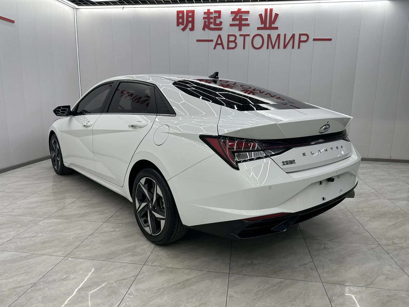 Hyundai Elantra - миниатюра 6