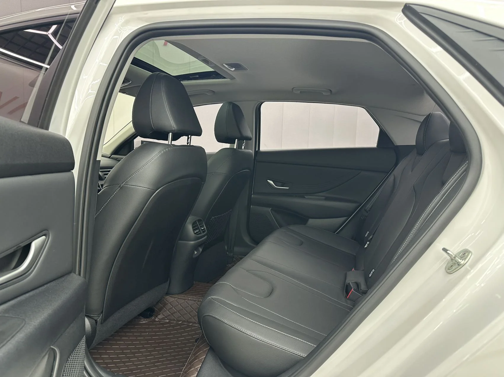 Hyundai Elantra - миниатюра 8