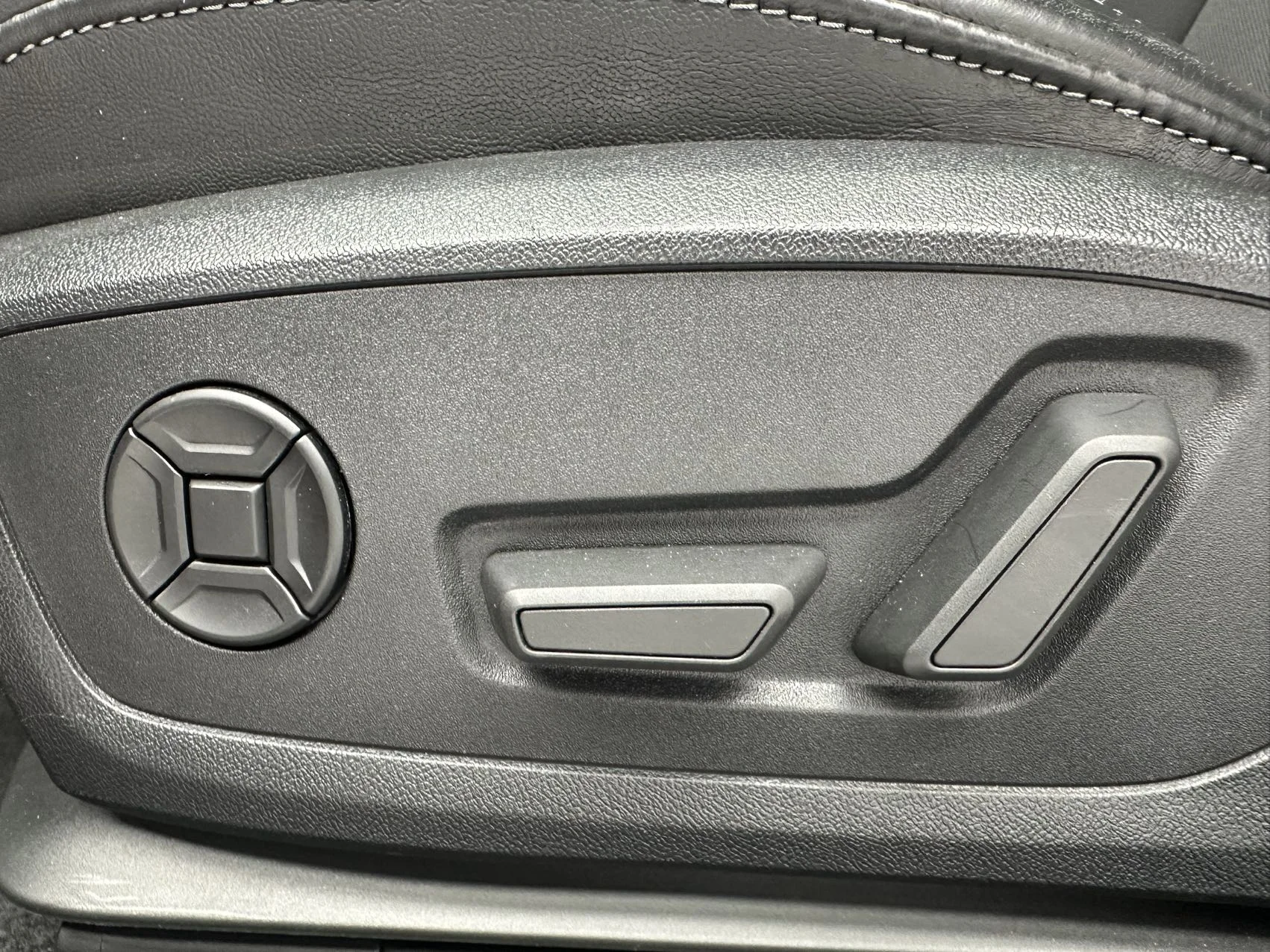 Audi A3 2023 год. - миниатюра 12