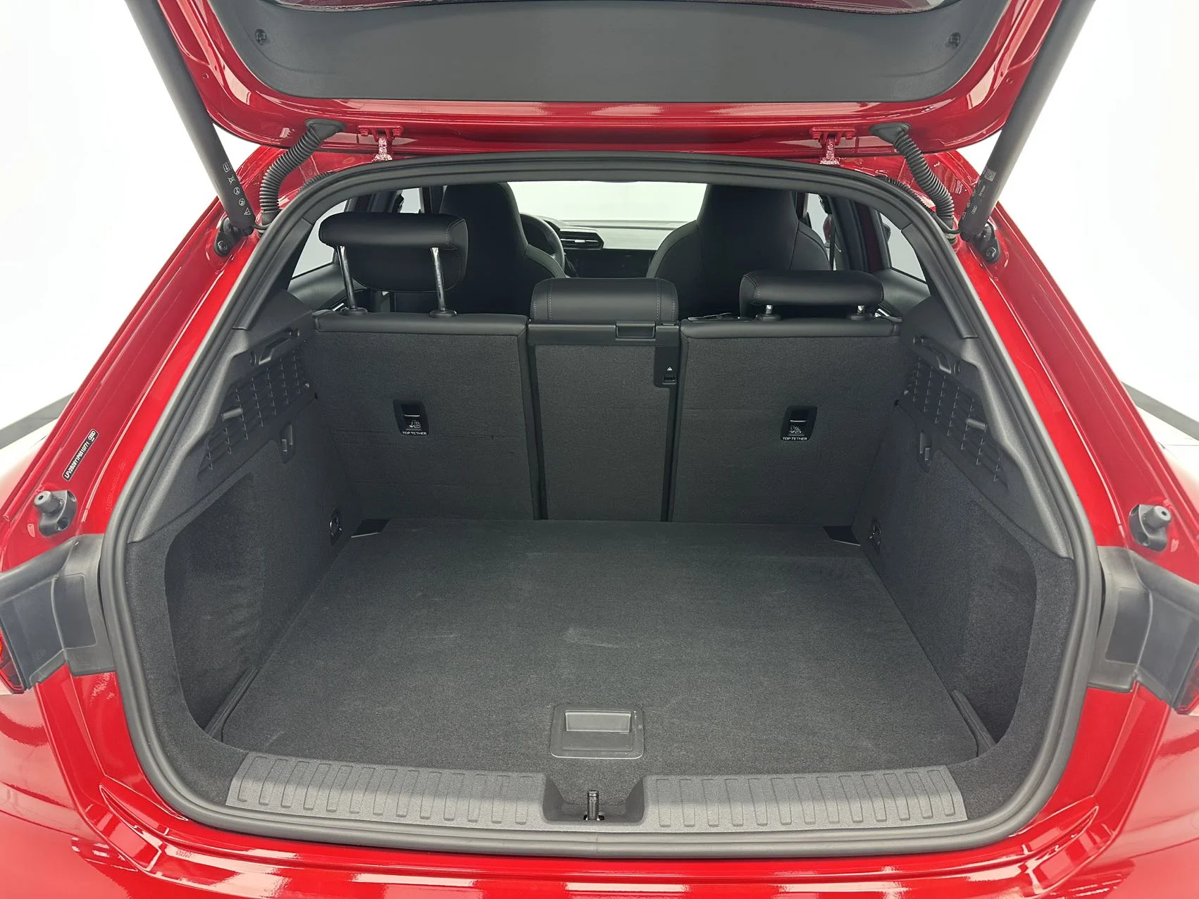 Audi A3 2023 год. - миниатюра 17