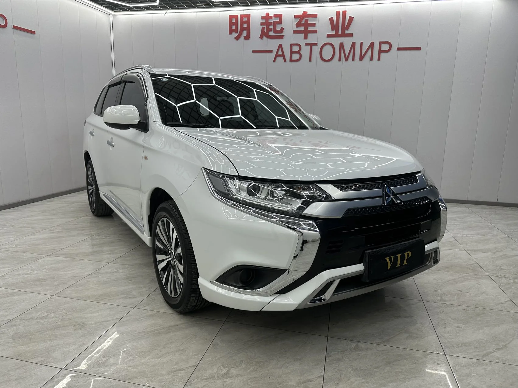 Mitsubishi Outlander - миниатюра 2