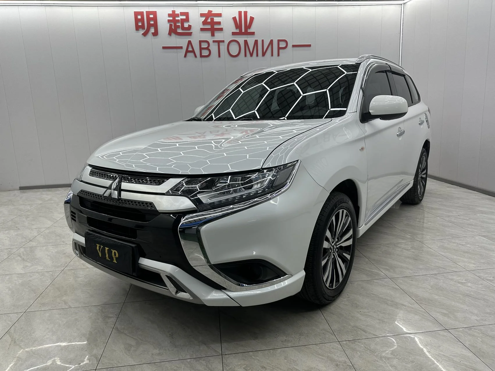 Mitsubishi Outlander - миниатюра 3