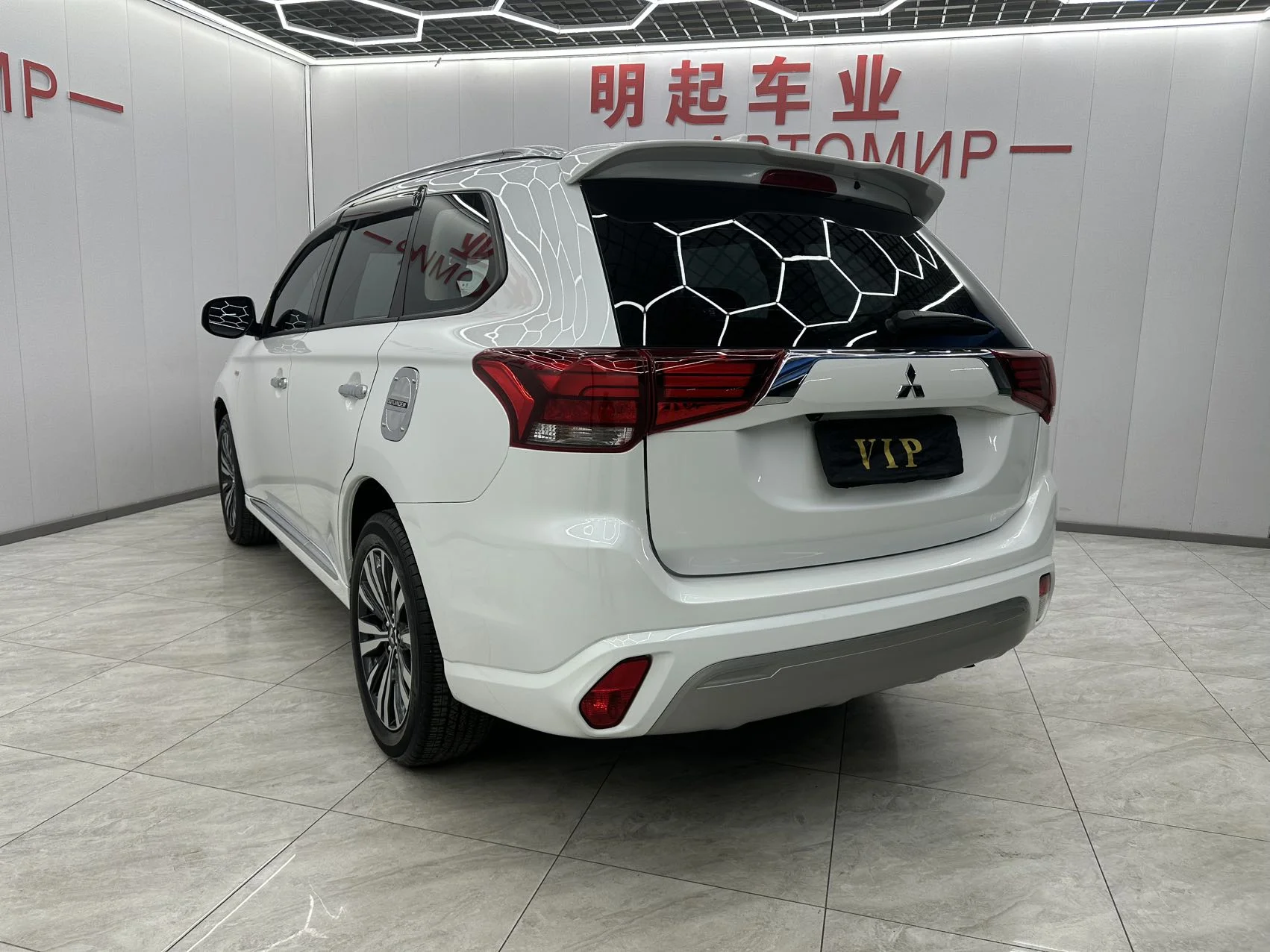 Mitsubishi Outlander - миниатюра 6