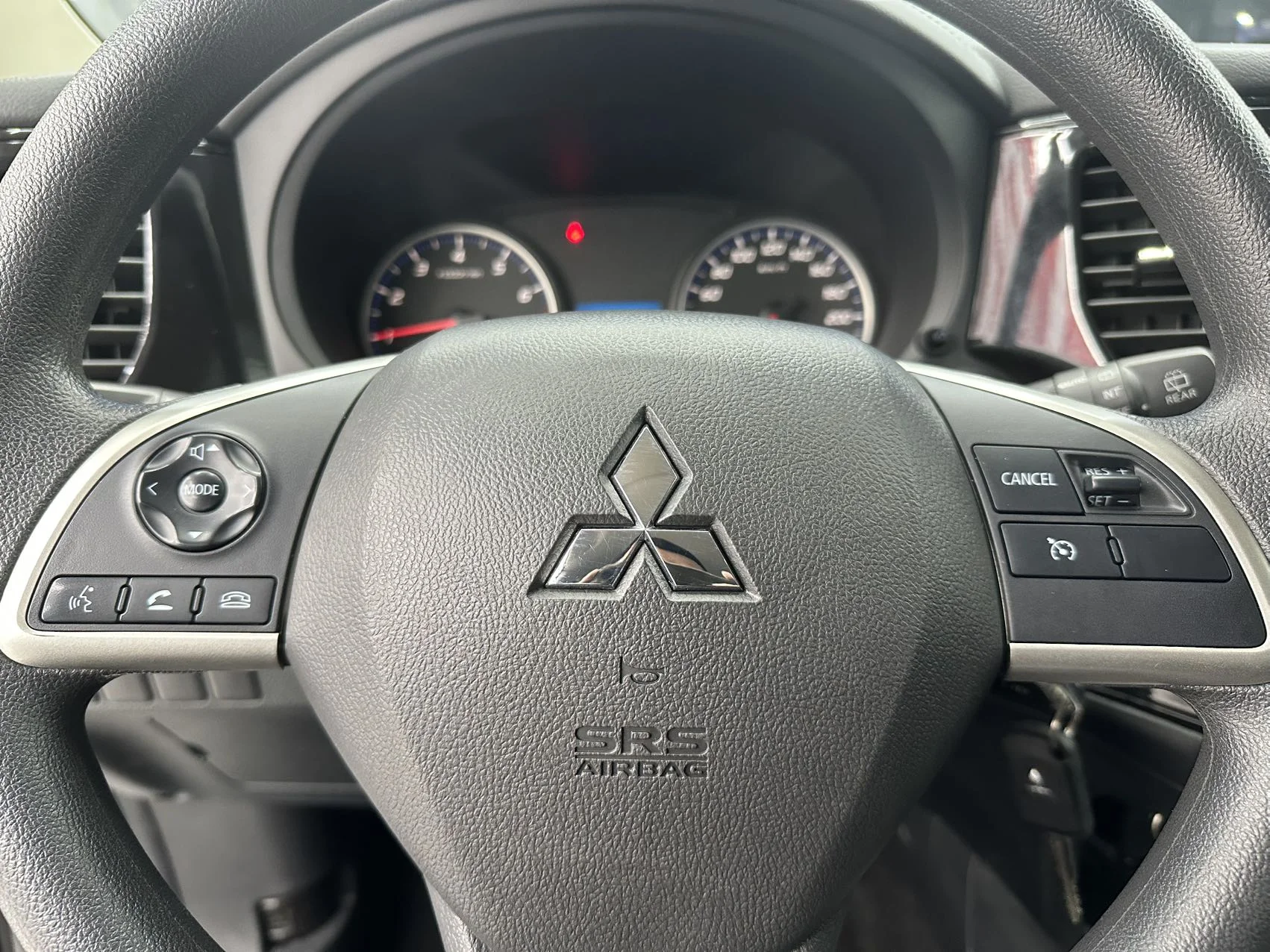 Mitsubishi Outlander - миниатюра 10