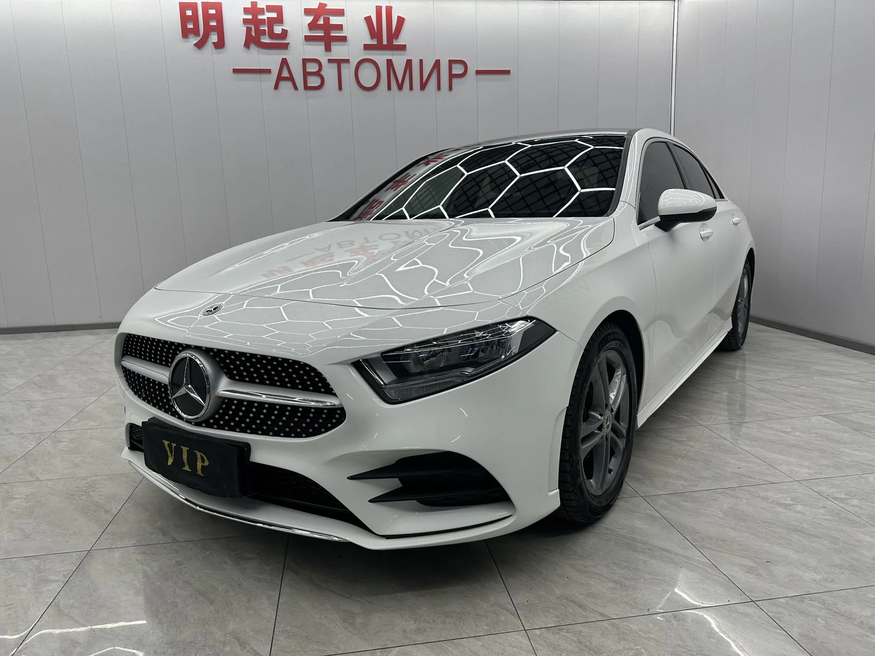 Mercedes-Benz A180L - миниатюра 3