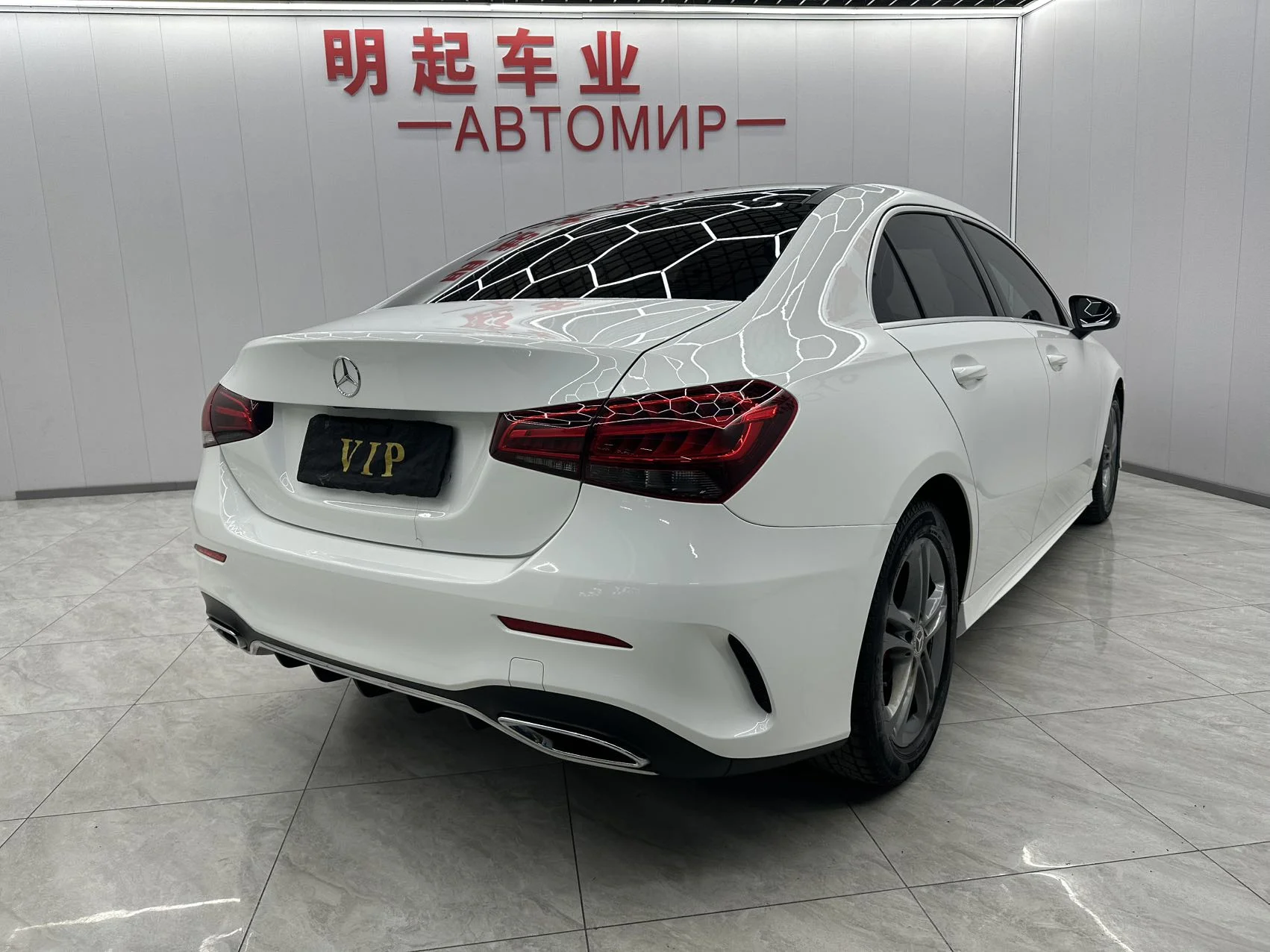 Mercedes-Benz A180L - миниатюра 4