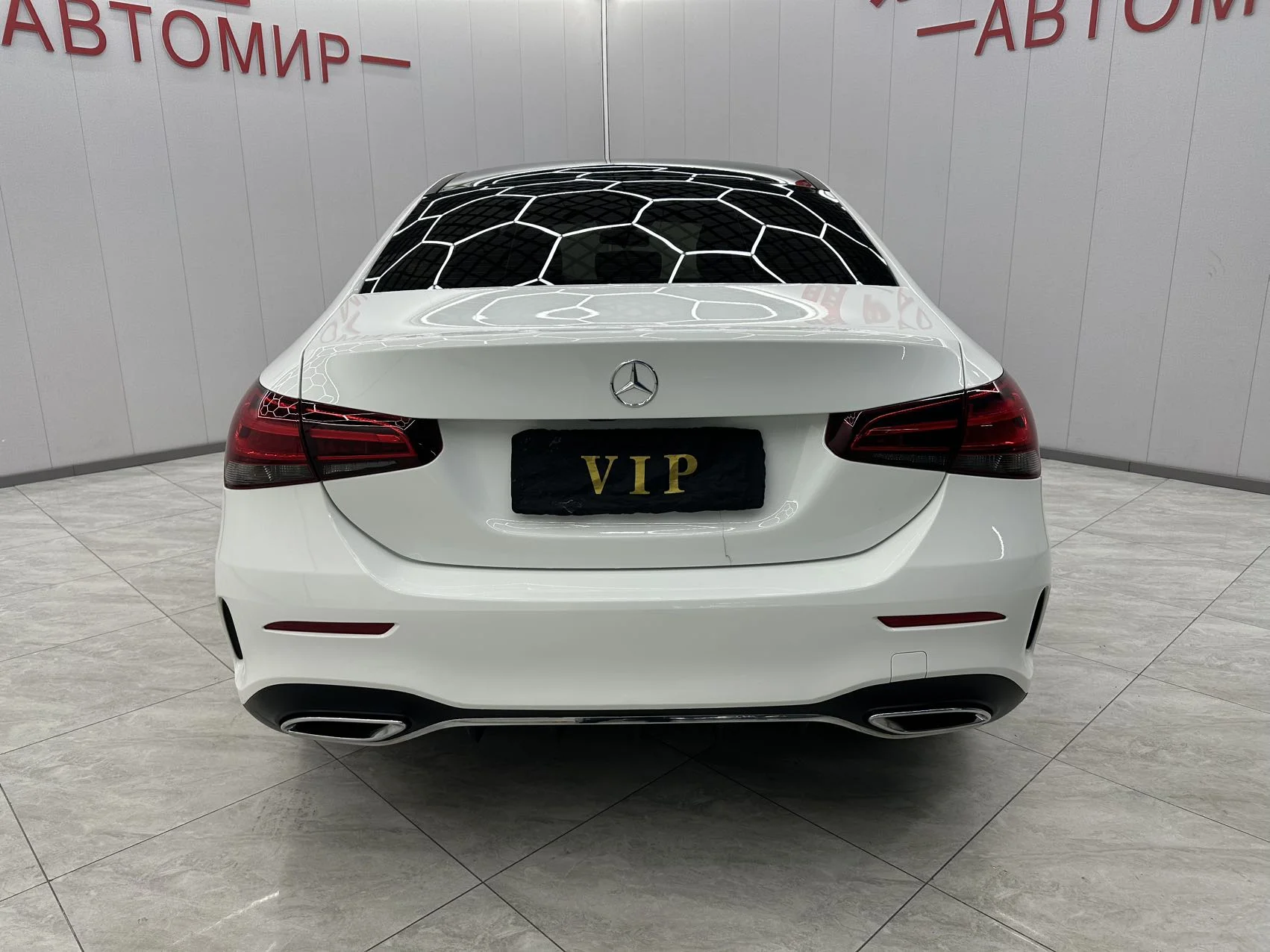 Mercedes-Benz A180L - миниатюра 5