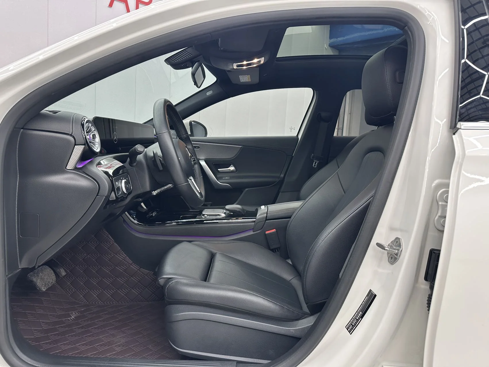 Mercedes-Benz A180L - миниатюра 7