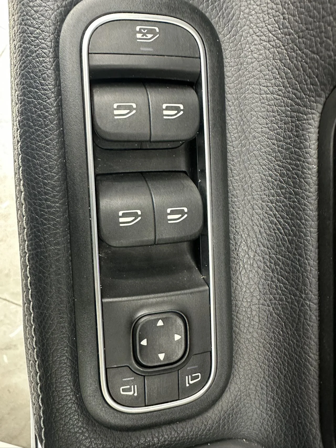 Mercedes-Benz A180L - миниатюра 11
